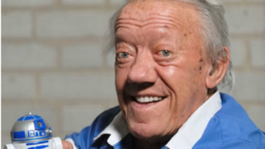 Mendiang Kenny Baker