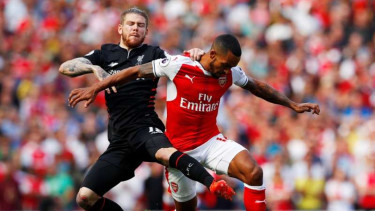 Pemain Liverpool, Alberto Moreno (kiri)