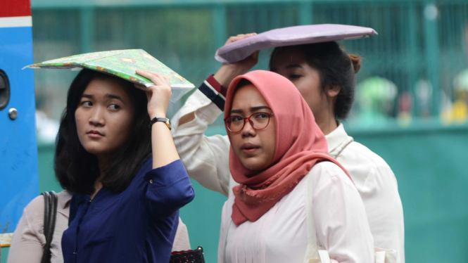 Ribuan Pencari Kerja Padati Job Fair.