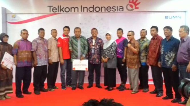 Pemberian bantuan pembinaan kepada 11 mantan atlet berprestasi asal Jatim.