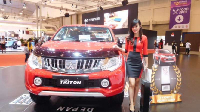 Mitsubishi Triton edisi Lightning.