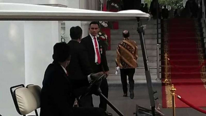 Mantan Menteri Energi dan Sumberdaya Minerl Arcandra Tahar saat sambangi Istana Merdeka, Rabu (17/8/2016)