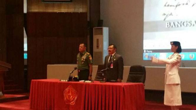 Panglima TNI Jenderal Gatot Nurmantyo melepas Paskibraka 2016, Jumat, 19 Agustus 2016.