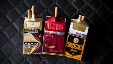 Berbagai merek rokok.
