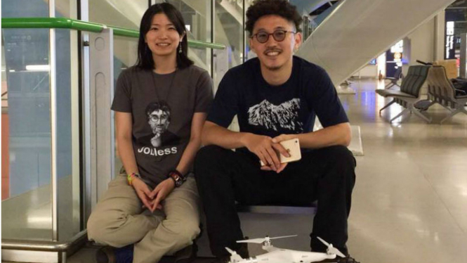 Kaz dan Mariko, Honeymoon Traveler