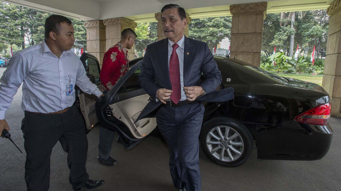 Luhut Binsar Pandjaitan tiba di Kementerian ESDM