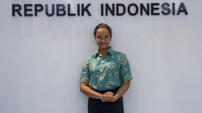 Gloria Natapraja Hamel memberikan keterangan pers di Kantor Kemenpora