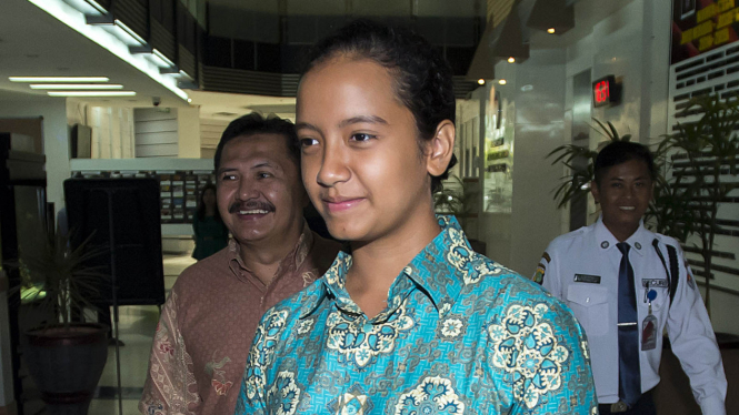 Gloria Natapraja Hamel di Kantor Kemenpora
