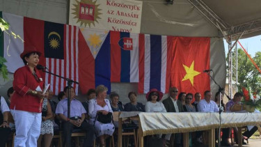 Dubes RI pada acara Abasar Village Day di Hungaria.