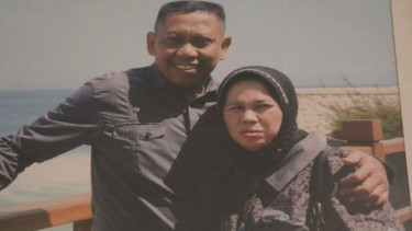 Tukul Arwana dan almarhumah istrinya, Susiana.