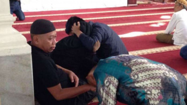 Tukul dan keluarga berduka 