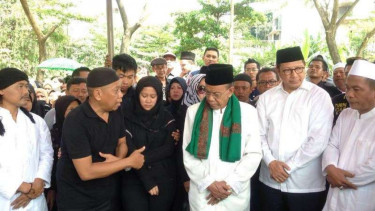 Tukul dan keluarga berduka