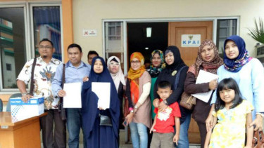 Orang tua pasien minta dukungan KPAI tangguhkan penahanan dokter Indra, tersangka kasus vaksin palsu, Rabu 24 Agustus 2016.