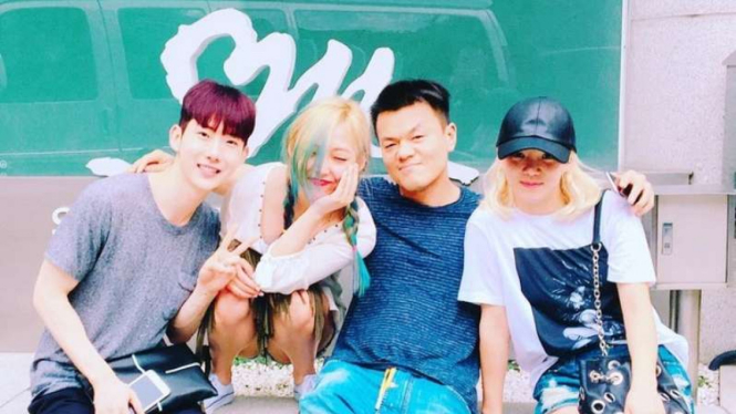 Jo Kwon, Min Miss A, Park Jin Young, Hyoyeon