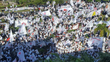 Aksi aktivis ForBali di Gedung DPRD, menolak proyek reklamasi di Tanjung Benoa