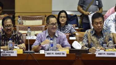 Petinggi telekomunikasi saat RDP dengan Komisi I DPR-RI