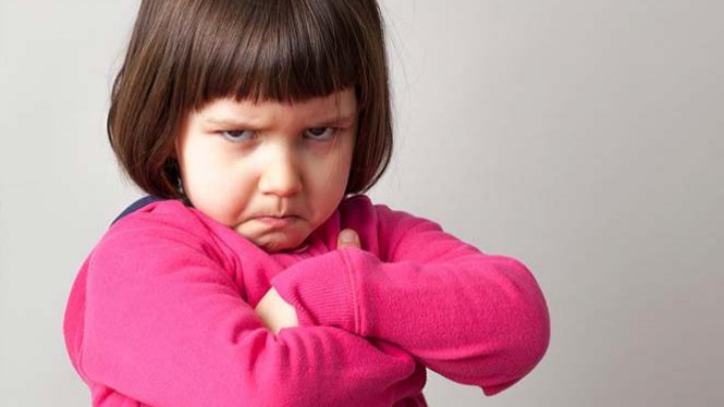 Anak tantrum.