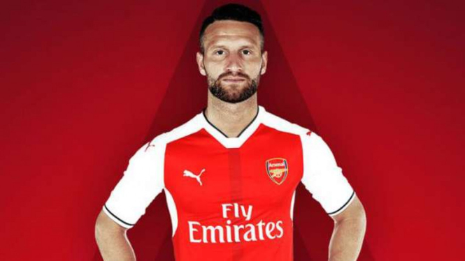 Bek  Arsenal Shkodran Mustafi