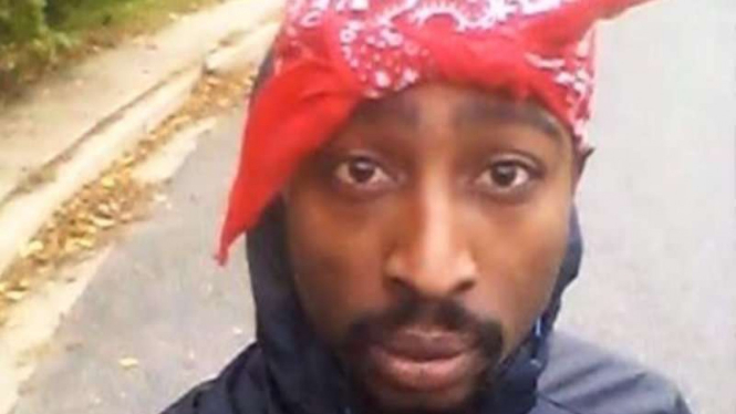 Foto selfie Tupac Shakur.