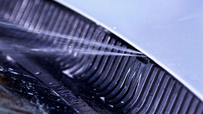 Semprotan air wiper.