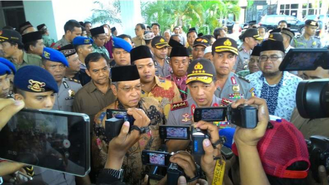 Ketua PB NU Said Aql Siraj dan Kapolri Jenderal Badrodin Haiti di Polda Jawa Timur, Kamis (1/9/2016)