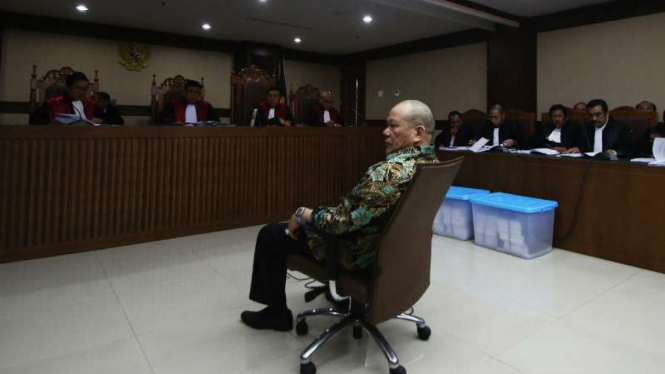 Terdakwa kasus suap dana hibah yang juga Ketua Kadin Jatim, La Nyalla Mattalitti.