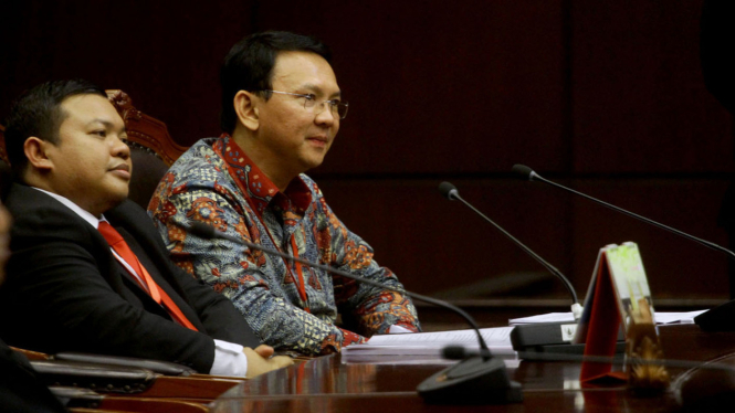 Gubernur DKI Jakarta Basuki Tjahaja Purnama alias Ahok saat ikuti sidang lanjutan gugatan cuti kampanye di Mahkamah Konstitusi.