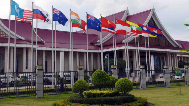 Bendera negara-negara ASEAN.