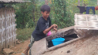 Nyoman Arya, bocah 14 tahun yang menghidupi dua adiknya