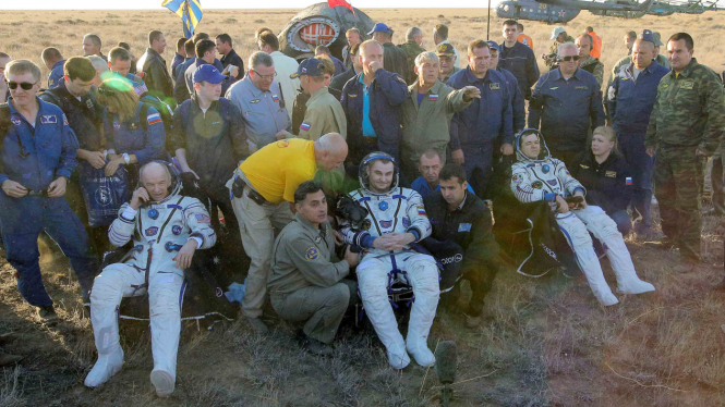 Usai Bertugas di Ruang Angkasa, Astronot dan Kosmonot Kembali Ke Bumi