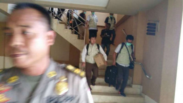 KPK geledah ruang dinas Bupati Banyuasin.