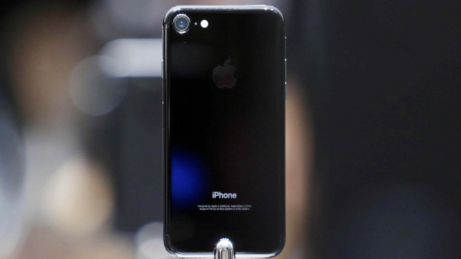 iPhone 7 warna hitam