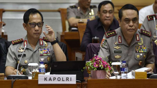 Kapolri Jenderal Tito Karnavian bersama Komjen Syafruddin di DPR