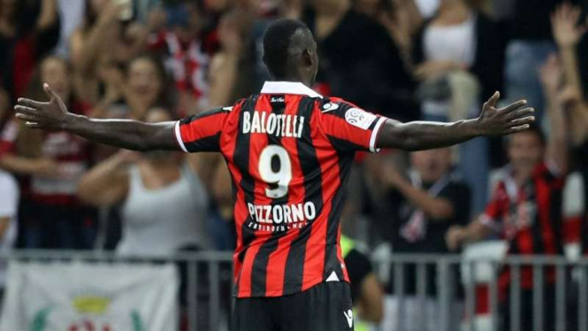 Penyerang OGC Nice, Mario Balotelli.