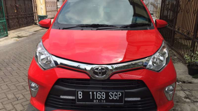 Toyota Calya yang sudah ganti logo.