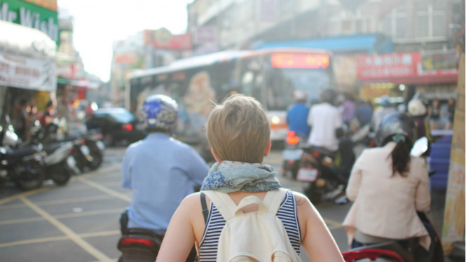 Ilustrasi backpacker.