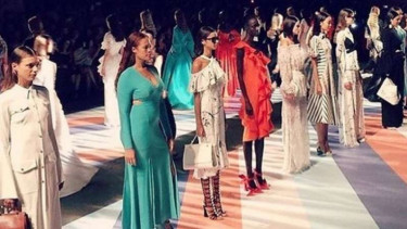 Pameran busana Christian Siriano di New York Fashion Week.