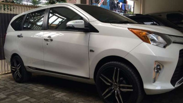 Toyota Calya pakai pelek 17 inci.