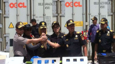 Menteri Susi, Menkeu Sri Mulyani dan Kapolri merilis barang sitaan Bea Cukai