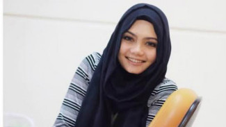 Mantap Berhijab, Rina Nose Minta Doa