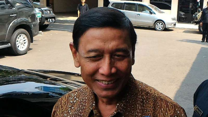 Menteri Koordinator Bidang Politik Hukum dan Keamanan, Wiranto.