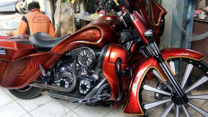 Airbrush sepeda motor.