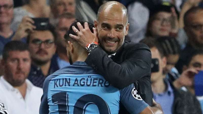 Sergio Aguero (kiri) dan Pep Guardiola (kanan).