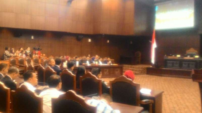 Sidang gugatan cuti kampanye Pilkada, di Mahkamah Konstitusi, Jakarta.