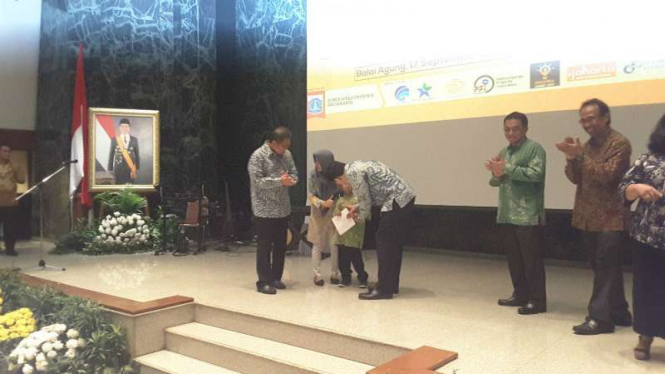 Anak tunanetra bacakan puisi untuk Gubernur DKI Jakarta Basuki T Purnama