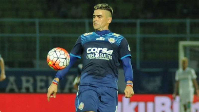 Penyerang Arema Cronus, Cristian Gonzales