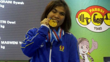 Atlet angkat besi Jawa Barat, Sri Wahyuni