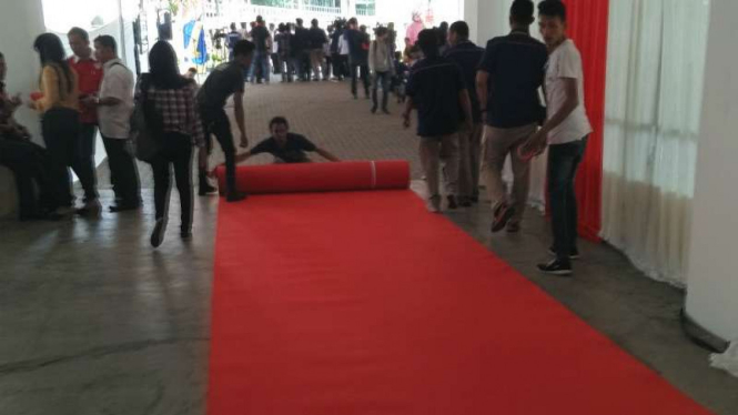 Karpet merah digelar di KPU DKI Jakarta menyambut bakal calon Pilkada 2017, Rabu, 21 September 2016.
