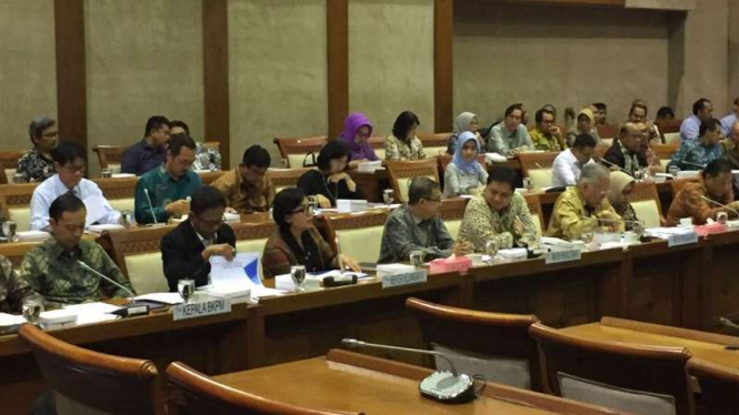 Rapat Komisi VI dengan Pemerintah.
