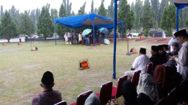 Prosesi pemakaman mantan Menteri Agama Maftuh Basyuni di TMP Kalibata